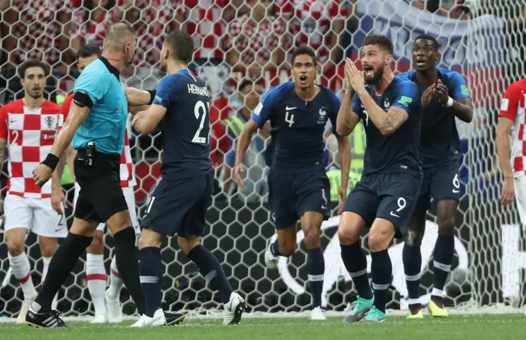 Hrvatska je slavila svoj najveći uspjeh u povijesti, no žal je ostao nakon pobjede Francuza do koje su do&scaron;li nakon nekoliko sumnjivih sudačkih odluka.