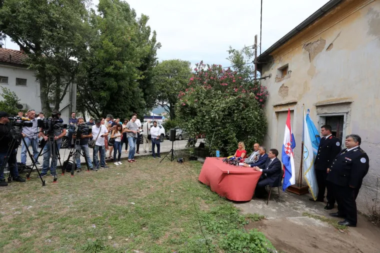MINISTAR GORAN MARIĆ PODNIO OSTAVKU: 'Radio sam pod strašnim pritiskom, postao sam meta'