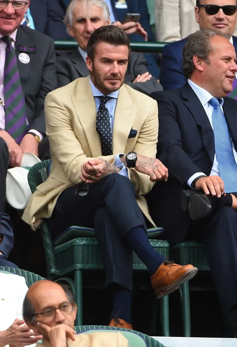 [FOTO] MA NEMA TE KRALJEVSKE OBITELJI KOJU ON NE BI ZASJENIO: Legendarni nogometa&scaron; 'ukrao show' na tribinama WImbledona