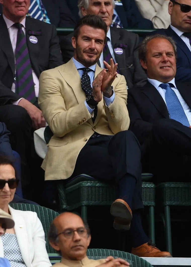 [FOTO] MA NEMA TE KRALJEVSKE OBITELJI KOJU ON NE BI ZASJENIO: Legendarni nogometa&scaron; 'ukrao show' na tribinama WImbledona