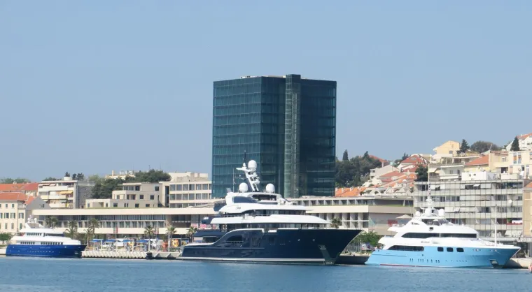 Tko je misteriozni vlasnik luksuzne jahte u Gružu? Povezivala se s ruskim oligarhom Kerimovom...