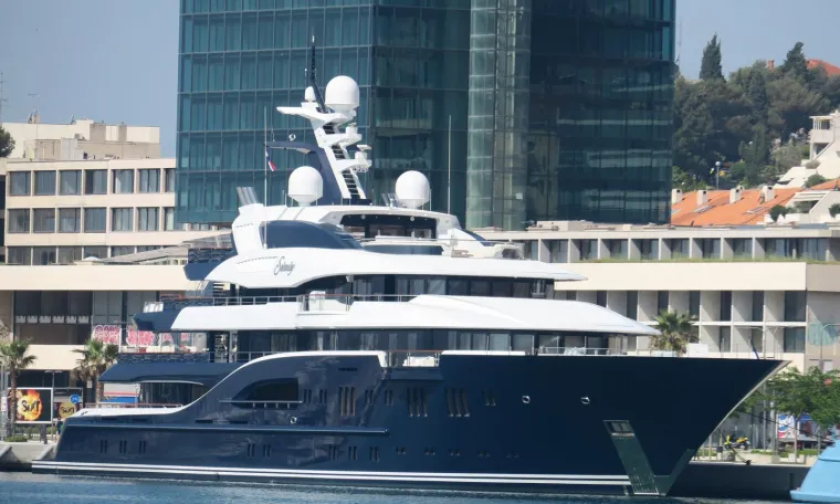 Tko je misteriozni vlasnik luksuzne jahte u Gružu? Povezivala se s ruskim oligarhom Kerimovom...