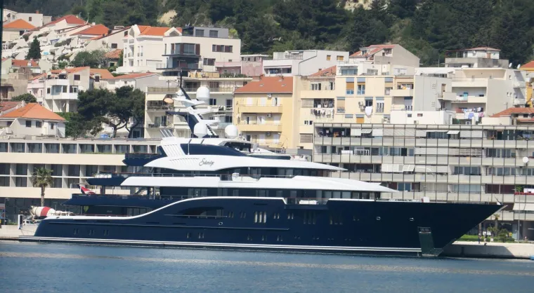 Tko je misteriozni vlasnik luksuzne jahte u Gružu? Povezivala se s ruskim oligarhom Kerimovom...