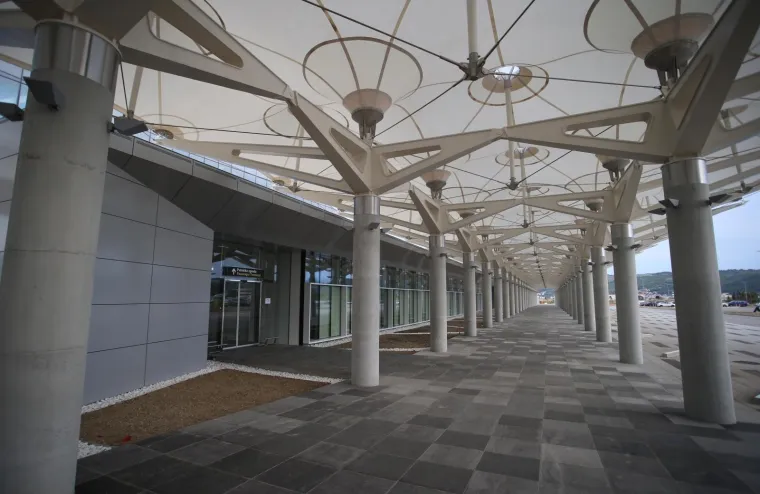 Iznenađenje za putnike: U subotu je novi terminal zračne luke Split otvoren, a onda ih dočekao natpis 'zatvoreno'