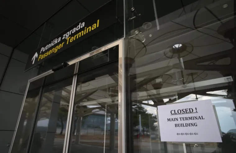 Iznenađenje za putnike: U subotu je novi terminal zračne luke Split otvoren, a onda ih dočekao natpis 'zatvoreno'