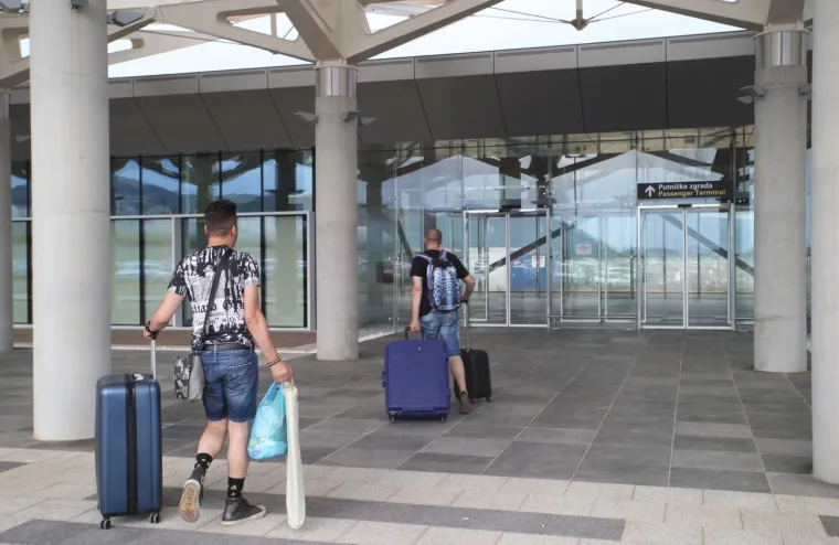 Iznenađenje za putnike: U subotu je novi terminal zračne luke Split otvoren, a onda ih dočekao natpis 'zatvoreno'