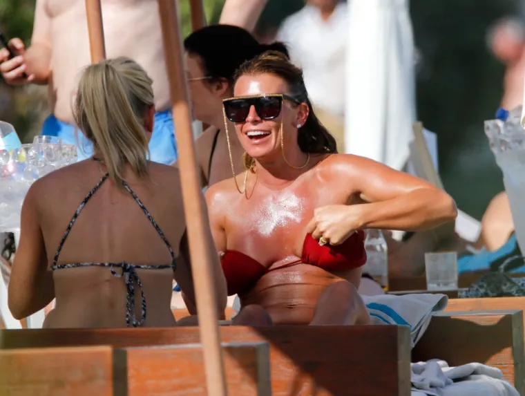 Coleen Rooney provela je ugodan dan s prijateljima na Ibizi.