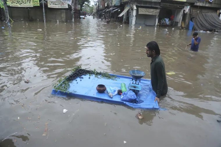 Velike poplave na jugu Azije: Poginulo vi&scaron;e od 200 ljudi, milijuni bježe pred poplavama