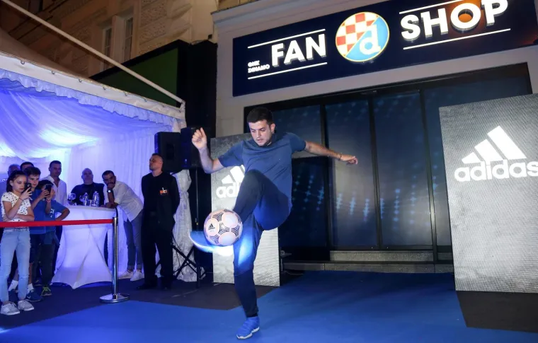 NAMA SU OVI NOVI RETRO DRESOVI DINAMA PUN POGODAK: Što vi mislite?