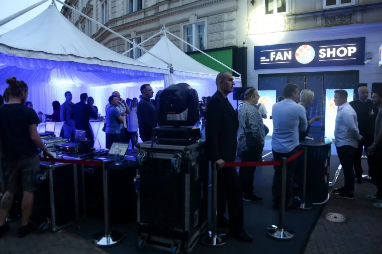 NAMA SU OVI NOVI RETRO DRESOVI DINAMA PUN POGODAK: Što vi mislite?