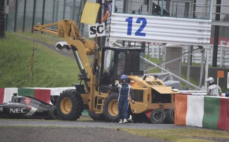 Na današnji dan prije četiri godine preminuo je Jules Bianchi, vozač Marussija. Nakon nesreće na stazi Suzuka u Japanu u kojoj je udario u bager – dizalicu koji je u tom trenutku podizao oštećeni bolid kako bi ga odveo.