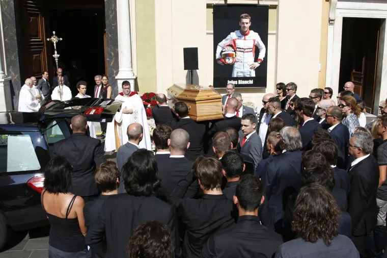 GLAVA MU JE PRETRPJELA UDAR SILE OD 254 G: Ovo je jedna od najvećih tragedija u povijesti sporta