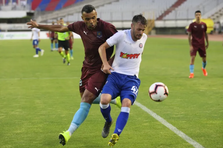 &Scaron;TO SE DOGODILO? Ore&scaron;čanin u nevjerici gledao kako Gzira sramoti Hajduk usred Poljuda