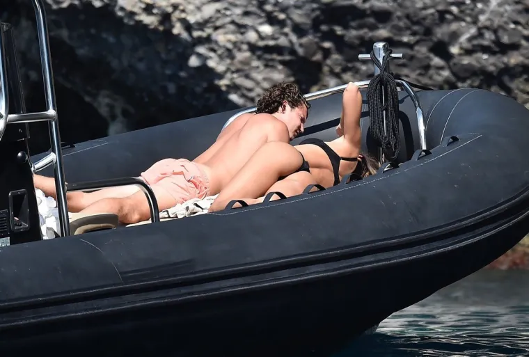 Par se odmara u talijanskom Portofinu, krstareći svojim brodom.