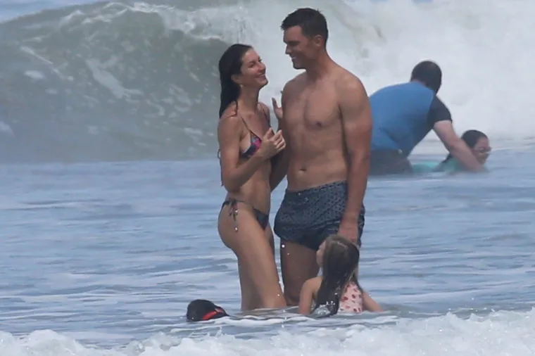 Tom Brady (41) i Gisele Bundchen (38) iskoristili su sunčan dan za uživanciju na plaži.