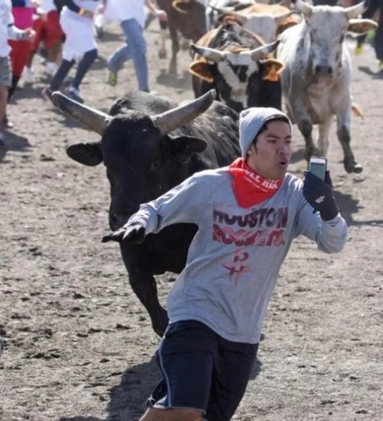 NISU BLAGOSLOVLJENI INTELIGENCIJOM, ALI BAR SU NAS NASMIJALI: Sramotnije fotografije od ovih teško ćete pronaći