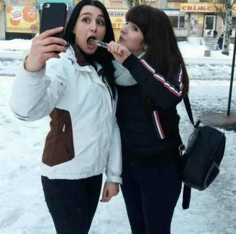 NISU BLAGOSLOVLJENI INTELIGENCIJOM, ALI BAR SU NAS NASMIJALI: Sramotnije fotografije od ovih te&scaron;ko ćete pronaći