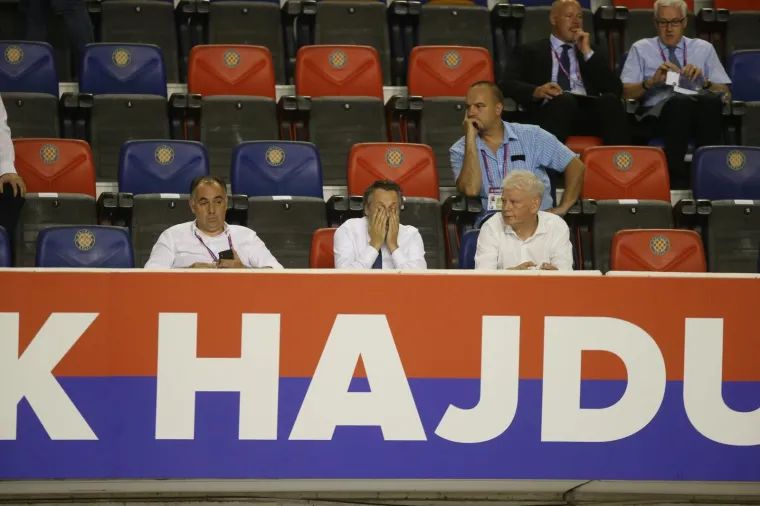 POGLEDAJTE REAKCIJU MARINA BRBIĆA I DRU&Scaron;TVA SINOĆ U LOŽI: Njihovi izrazi lica govore sve