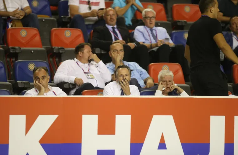 POGLEDAJTE REAKCIJU MARINA BRBIĆA I DRU&Scaron;TVA SINOĆ U LOŽI: Njihovi izrazi lica govore sve