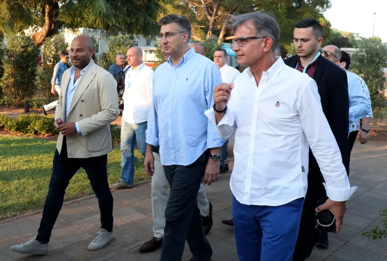 Poznati vole bijeli sport: Na ATP stigli ministri, pogledajte u čijem je dru&scaron;tvu Plenković pratio meč