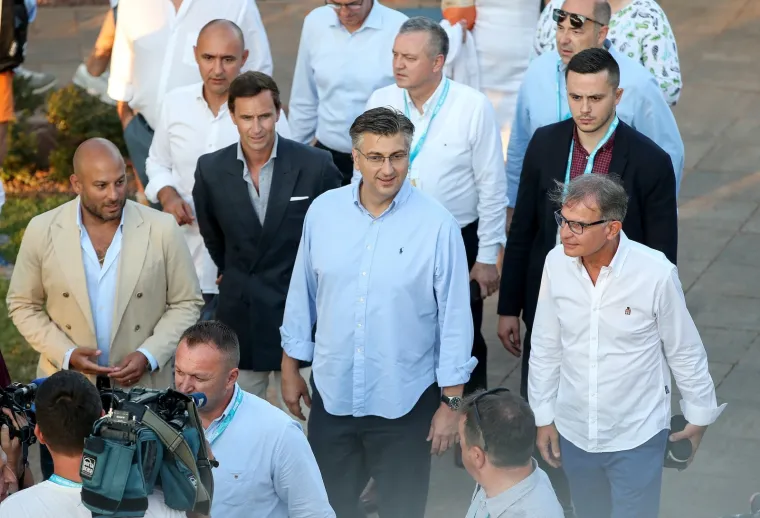 Poznati vole bijeli sport: Na ATP stigli ministri, pogledajte u čijem je dru&scaron;tvu Plenković pratio meč