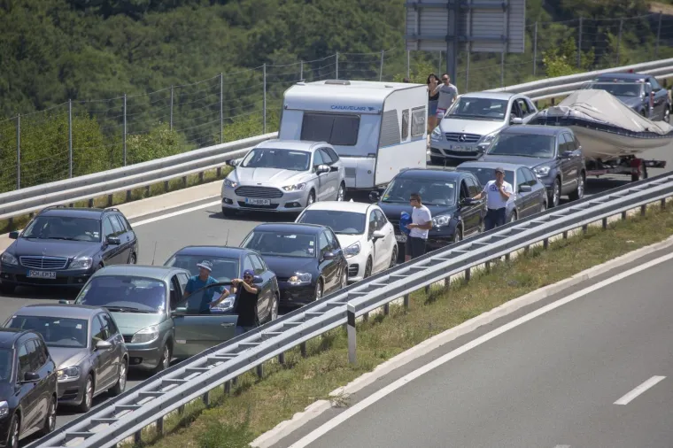 Motociklisti prosvjedovali na Krčkom mostu: Kovanicama protiv naplate mostarine