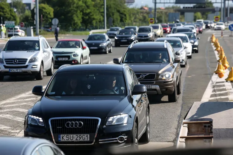 Sezona je do&scaron;la do vrhunca! Pogledajte kilometarske kolone u Lučkom i na graničnim prijelazima