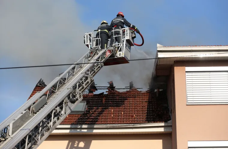 20.07.2019., Velika Gorica - Izbio požar u stambenoj kući.