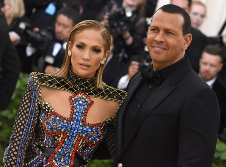 SVE FAZE ZAMAMNE JENNIFER LOPEZ: Je li ba&scaron; sve na ovoj latino divi ostalo prirodno?