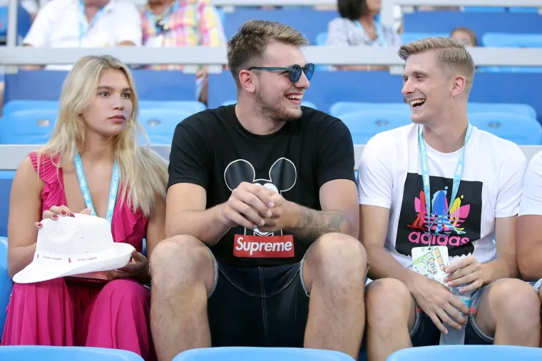 [FOTO] SLOVENSKA NBA ZVIJEZDA POKUPILA JE NAJVI&Scaron;E PAŽNJE U UMAGU: Ima i zgodnu djevojku...