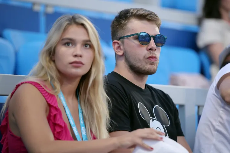 [FOTO] SLOVENSKA NBA ZVIJEZDA POKUPILA JE NAJVI&Scaron;E PAŽNJE U UMAGU: Ima i zgodnu djevojku...
