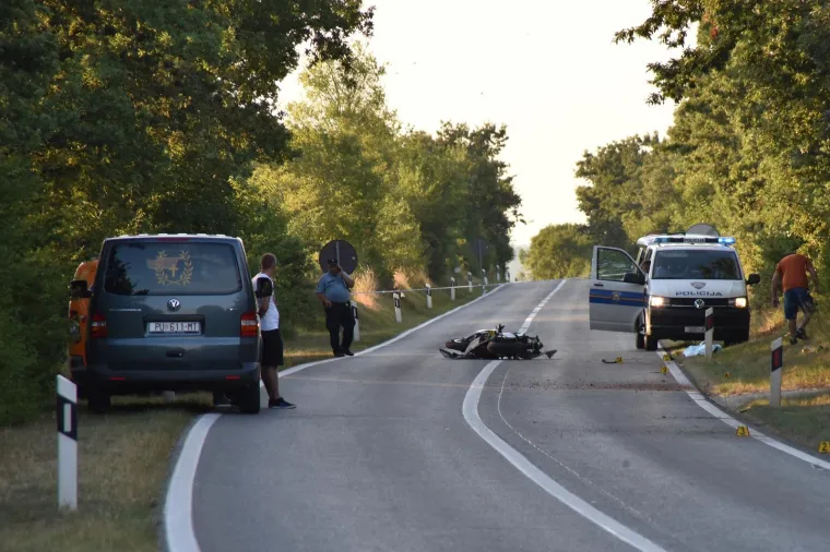 TRAGEDIJA KOD VODNJANA: Motociklist izletio s ceste i poginuo
