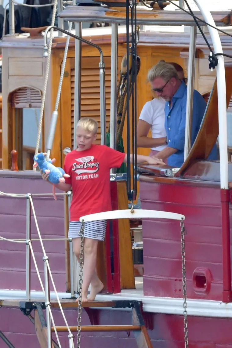 [FOTO] BORIS BECKER NE IZGLEDA BA&Scaron; KAO ČOVJEK KOJI JE DUŽAN 50 MILIJUNA EURA: Pogledajte na kakvoj jahti ljetuje