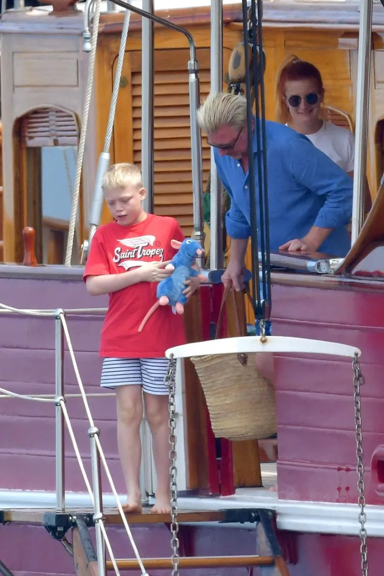 [FOTO] BORIS BECKER NE IZGLEDA BA&Scaron; KAO ČOVJEK KOJI JE DUŽAN 50 MILIJUNA EURA: Pogledajte na kakvoj jahti ljetuje