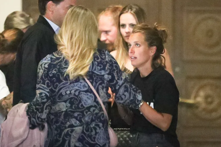 SEKSI WIMBLEDONSKA POBJEDNICA SNIMLJENA U RAZUZDANOJ ZABAVI: Izvela je striptiz u centru Praga