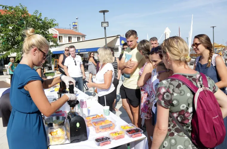 Načelnik Murtera ljut zbog visokih cijena ispunio obećanje i organizirao 'kroasan party'