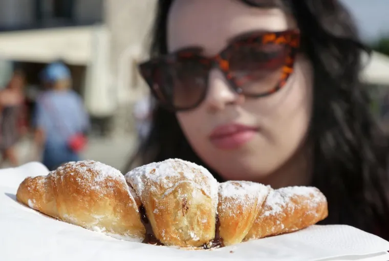 Načelnik Murtera ljut zbog visokih cijena ispunio obećanje i organizirao 'kroasan party'
