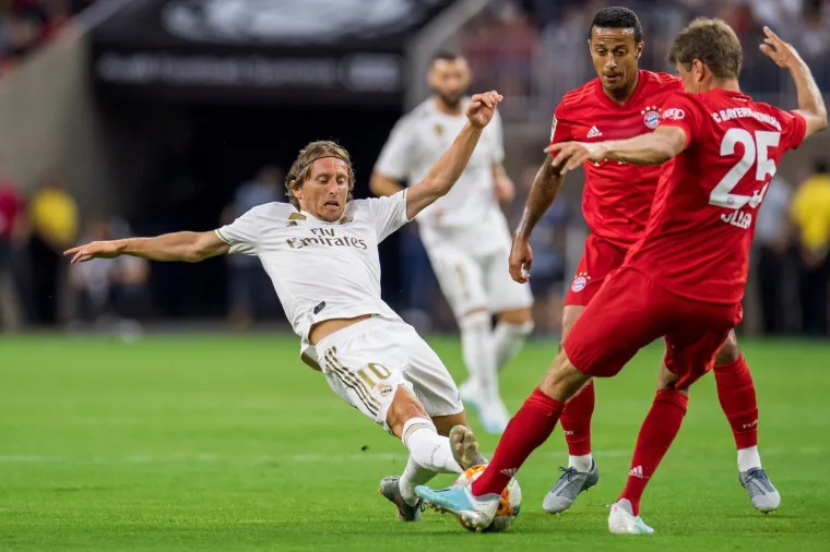 SPEKTAKL U HOUSTONU: Osjetite da&scaron;ak atmosfere i pogledajte neuspje&scaron;no 'nogometno slijetanje na mjesec' Reala