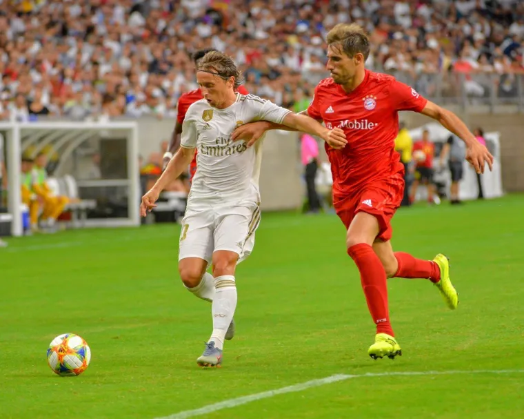 SPEKTAKL U HOUSTONU: Osjetite da&scaron;ak atmosfere i pogledajte neuspje&scaron;no 'nogometno slijetanje na mjesec' Reala