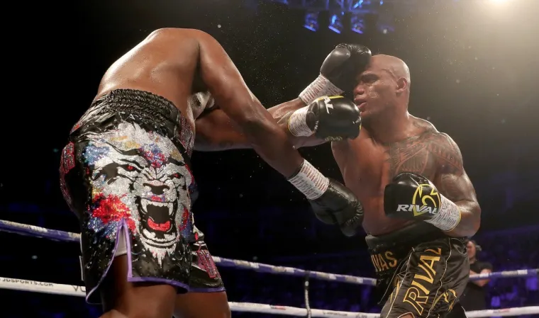 U 9. RUNDI BIO JE NA PODU, MIRISALO JE NA SENZACIJU: Ali, onda je ustao i krenuo u konačni obračun