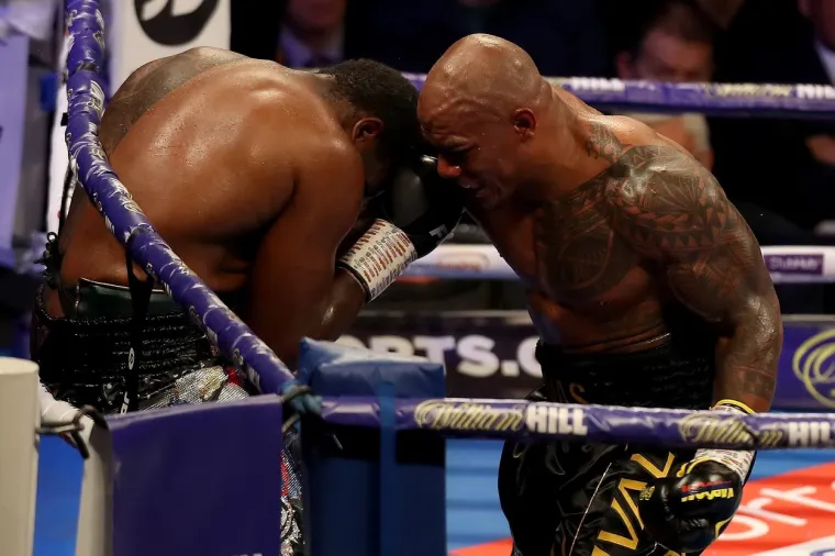 U 9. RUNDI BIO JE NA PODU, MIRISALO JE NA SENZACIJU: Ali, onda je ustao i krenuo u konačni obračun