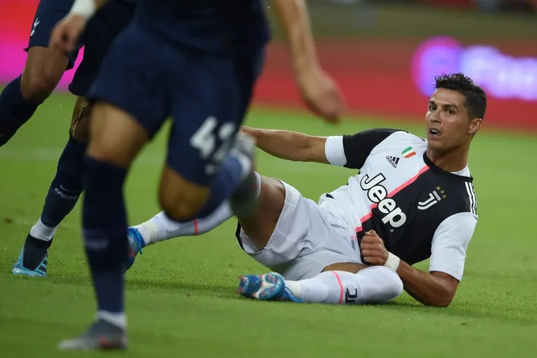 HARRY KANE SPEKTAKULARNIM POGOTKOM S CENTRA U 93. MINUTI SRU&Scaron;IO JUVE: Mandžukić dobio 45 minuta