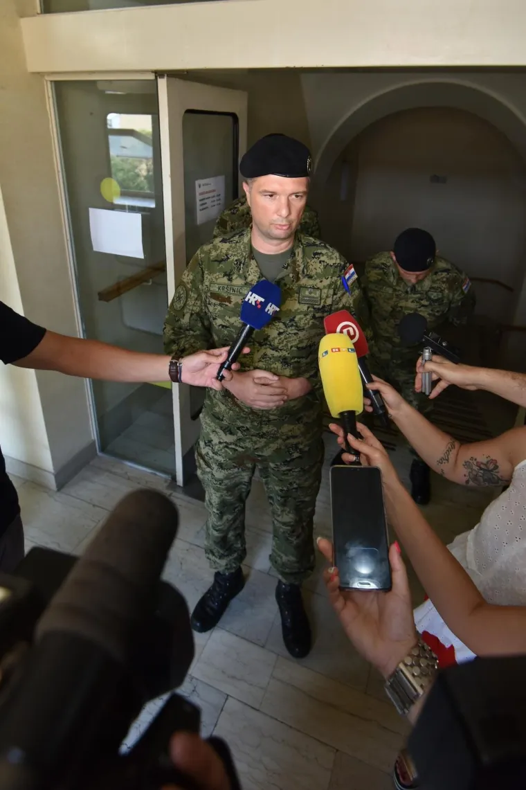 Napadnutog umirovljenika u bolnici posjetio zapovjednik Tigrova