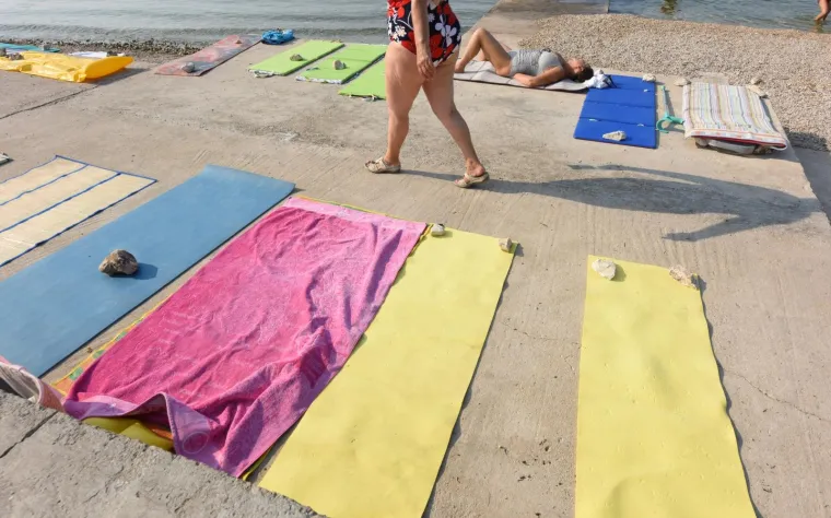 Odmarali&scaron;te Torrox pokraj Malage na glasu je po visokim kaznama za čuvanje mjesta na plaži ostavljanjem ručnika, ležaljki ili suncobrana. No, isto su zabranile i neke hrvatske destinacije