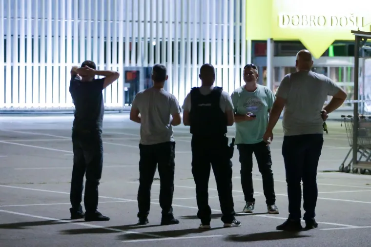 Na adresi Slavonska Avenija 106 u Zagrebu u ponedjeljak oko 20.33 sati za&scaron;titari su spriječili razbojstvo. Upotrijebljeno je vatreno oružje