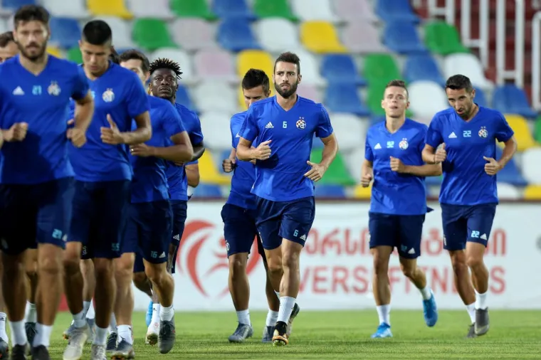 Trener Nenad Bjelica najavio je izostanak svojih standardnih stopera Theophilea i Dilavera.