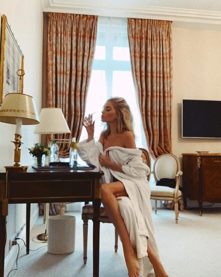 VIKTORIJINA ANĐELICA ŽELI DA JE GLEDATE BEZ ODJEĆE: Njezin Instagram krcat je izazovnim fotografijama