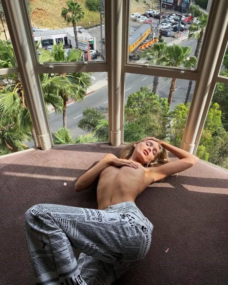 VIKTORIJINA ANĐELICA ŽELI DA JE GLEDATE BEZ ODJEĆE: Njezin Instagram krcat je izazovnim fotografijama