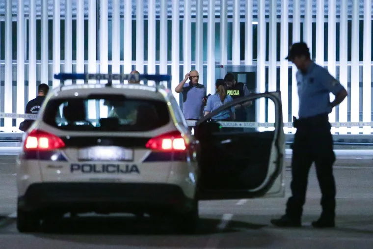 PRESRELI BLINDIRANO VOZILO FINA-E U ZAGREBU: Jedan za&scaron;titar zapucao i spriječio ih u pljački