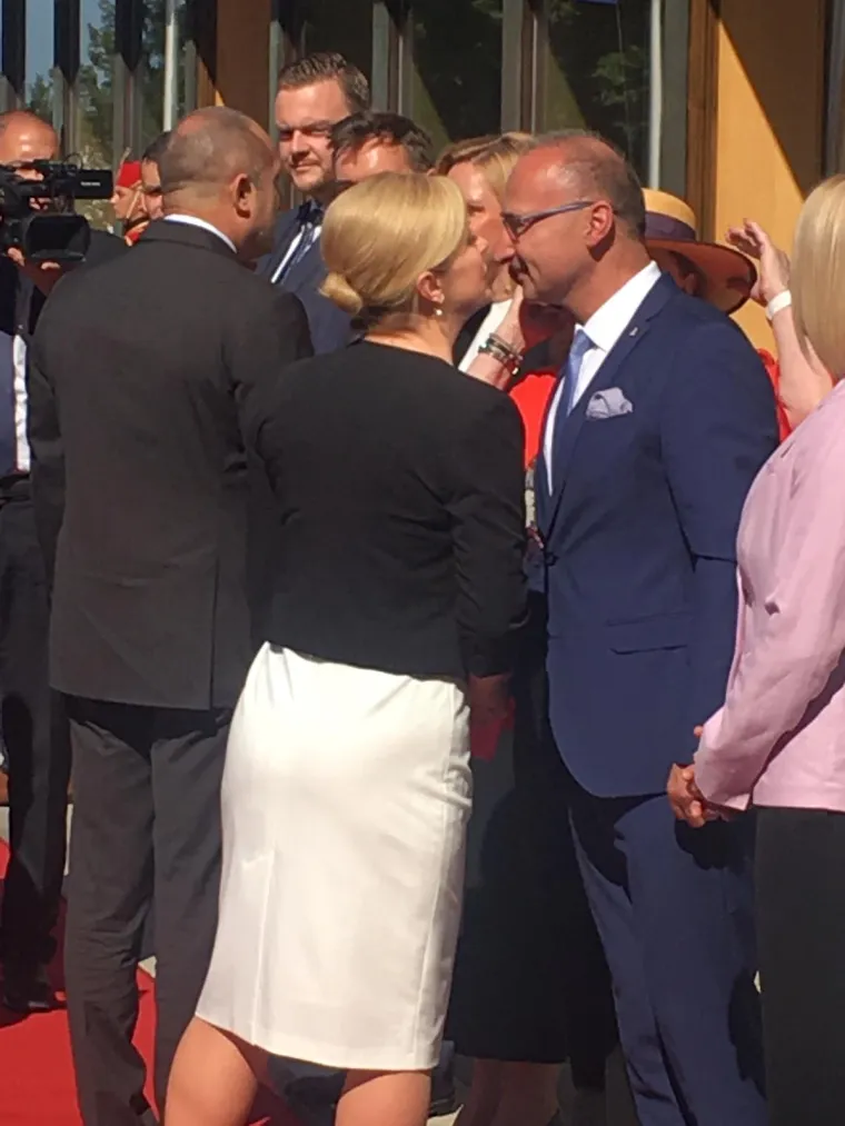 Bugarski predsjednik stigao u posjet Hrvatskoj: Pogledajte srdačan pozdrav predsjednice s novim hrvatskim ministrom!